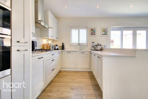 5 Limeburners Drive, Halling, Rochester, ME2 1GE