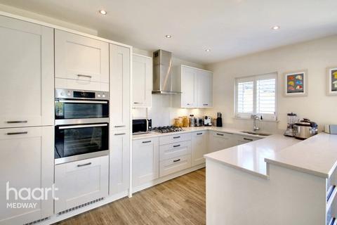 5 Limeburners Drive, Halling, Rochester, ME2 1GE