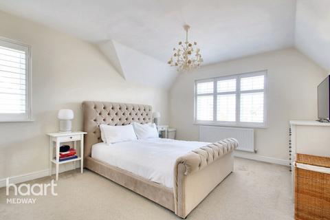 5 Limeburners Drive, Halling, Rochester, ME2 1GE