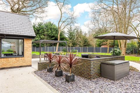 5 bedroom detached house for sale, Chantry Close, Great Billing, Northampton, Northamptonshire, NN3