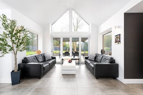 15 Chantry Close, Great Billing, Northampton, NN3 9EG