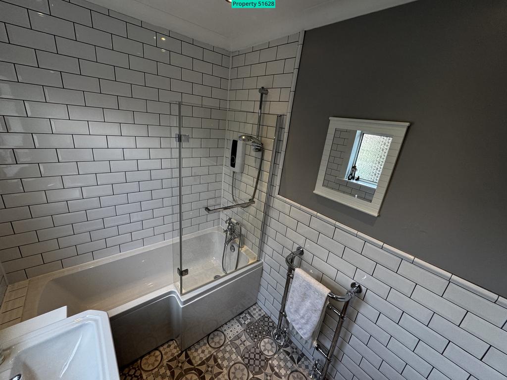 Family Bathroom2