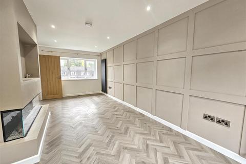 5 Ashenhurst Way, Leek, ST13 5SB