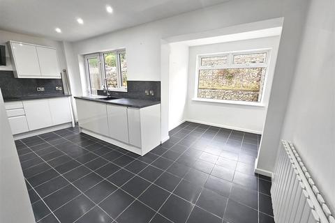 5 Ashenhurst Way, Leek, ST13 5SB