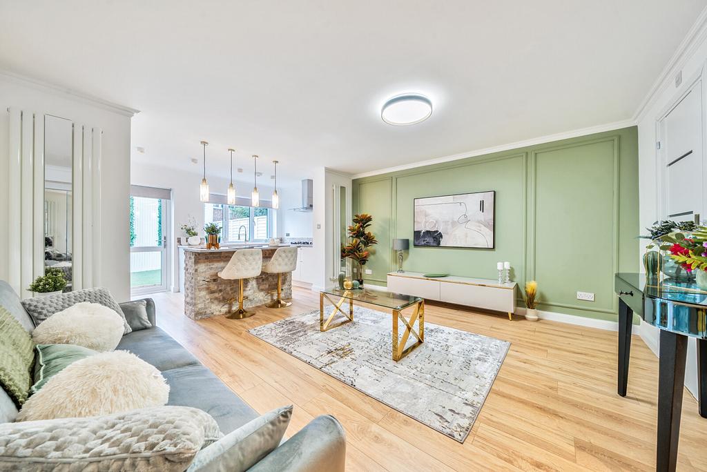 Sitting Room/Kitchen