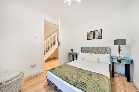 2 bedroom terraced house for sale, Sheridan Road, Richmond, TW10