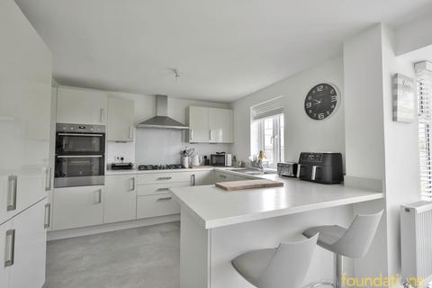 10 Clervaux Close, Bexhill-on-sea, TN39 4FX