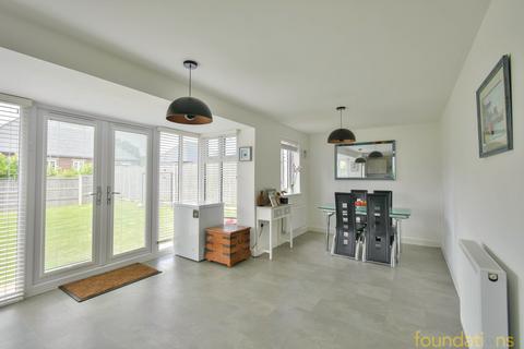 10 Clervaux Close, Bexhill-on-sea, TN39 4FX