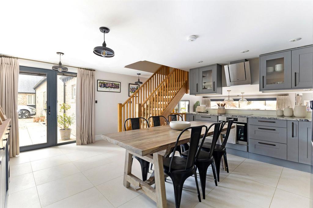 Kicthen/Dining Room