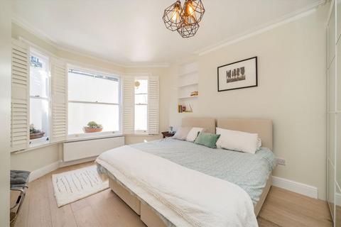 2 bedroom flat to rent, Rostrevor Road, London SW6