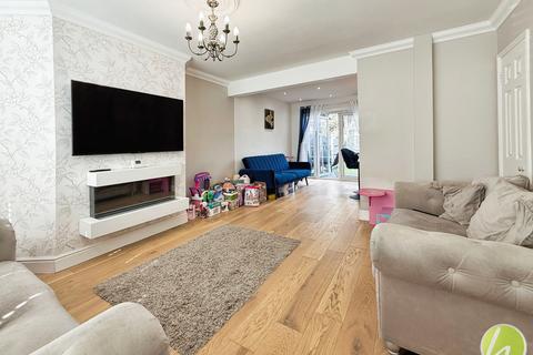 4 bedroom terraced house for sale, Havis Road, Stanford-Le-Hope, SS17