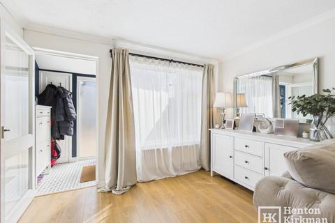 28 Lancer Way, Billericay, CM12 0XA