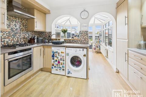 28 Lancer Way, Billericay, CM12 0XA