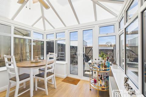 28 Lancer Way, Billericay, CM12 0XA