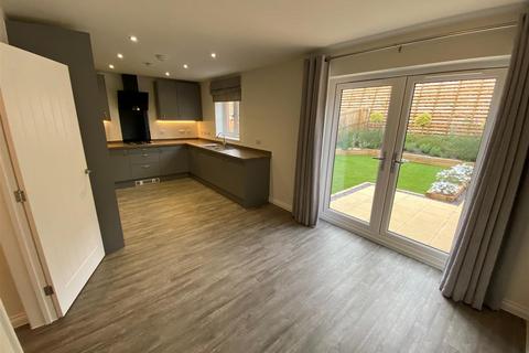 3 bedroom terraced house to rent, Trinity Gardens, Brockworth GL3