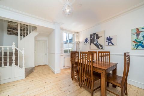 32 South Western Road, Twickenham, TW1 1LQ