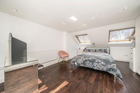 32 South Western Road, Twickenham, TW1 1LQ