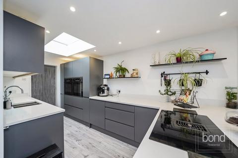 4 bedroom detached bungalow for sale, Runsell View, Danbury CM3