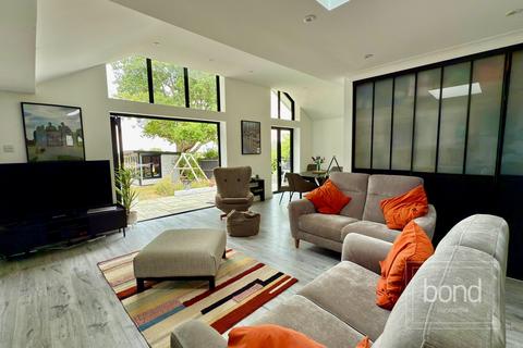 4 bedroom detached bungalow for sale, Runsell View, Danbury CM3