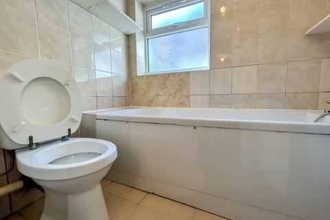undefined, 2 Bedroom Flat To Let - HP11