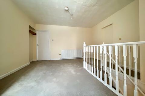 undefined, 2 Bedroom Flat To Let - HP11