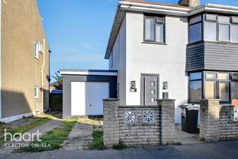 4 bedroom semi-detached house to rent, Carrs Road, CLACTON-ON-SEA