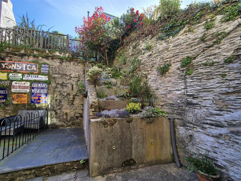Rear courtyard