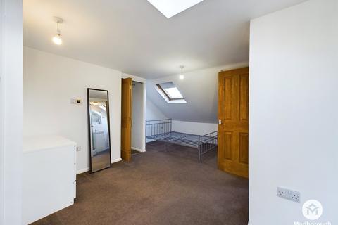 Studio to rent, Harold Road, Leytonstone, London, E11