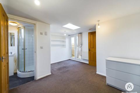 Studio to rent, Harold Road, Leytonstone, London, E11