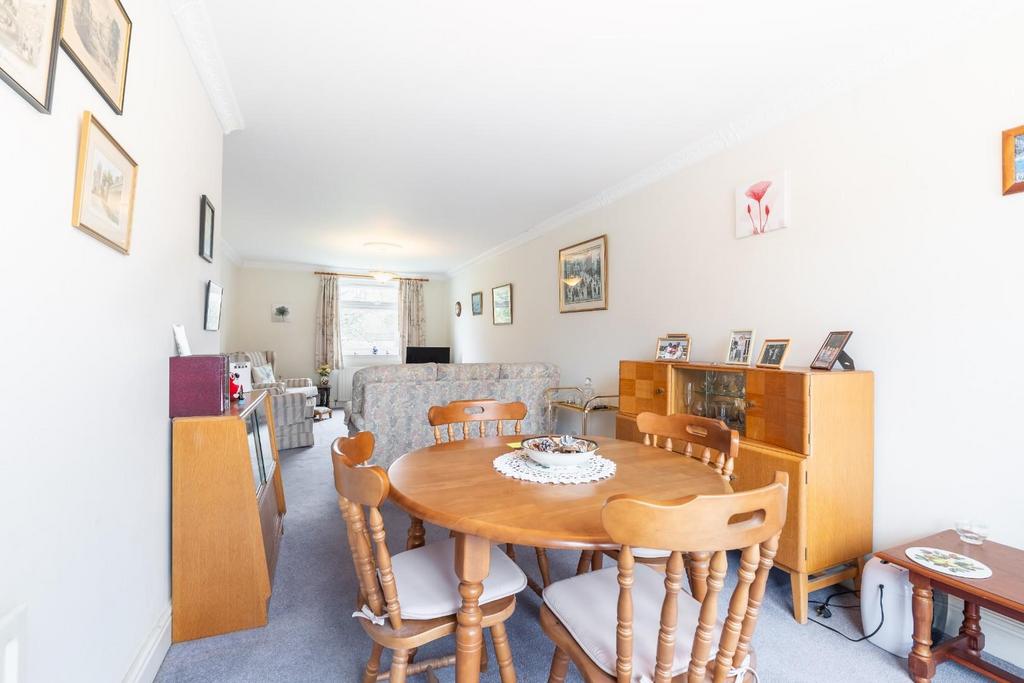 Living dining room-3.jpg
