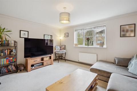 9 Princes Gate, High Wycombe, HP13 7AD