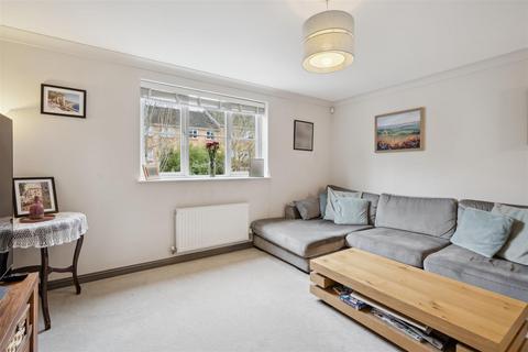 9 Princes Gate, High Wycombe, HP13 7AD