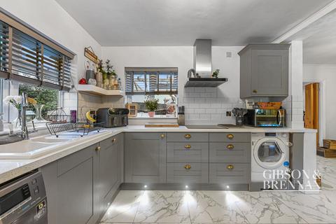 56 Appleton Road, Benfleet, SS7 5DE