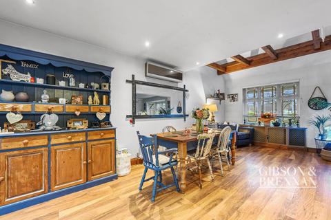 56 Appleton Road, Benfleet, SS7 5DE