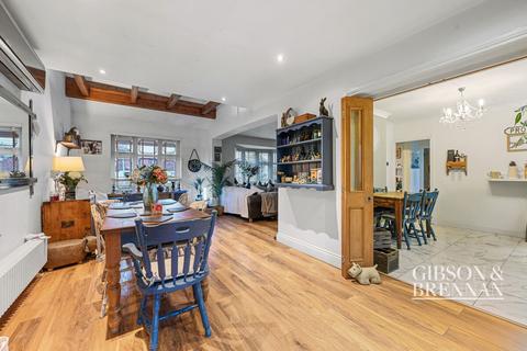 56 Appleton Road, Benfleet, SS7 5DE