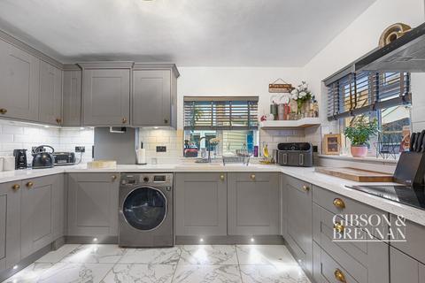 5 bedroom semi-detached house for sale, Appleton Road, Benfleet, SS7