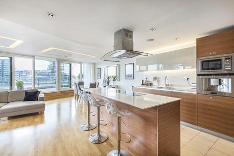 2 bedroom apartment to rent, Kingfisher House, Battersea Reach