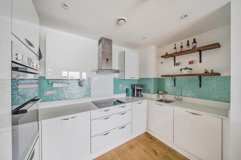 2 bedroom apartment for sale, Maritime Walk, Ocean Village, Southampton