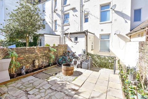 1 bedroom apartment for sale, Harbour Way, Folkestone, Kent