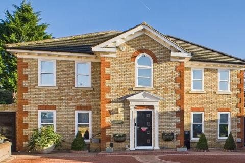6 bedroom detached house for sale, Elmwood Park, Gerrards Cross, Buckinghamshire, SL9