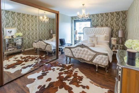 2 bedroom flat for sale, Bush House, Shooters Hill, London, SE18