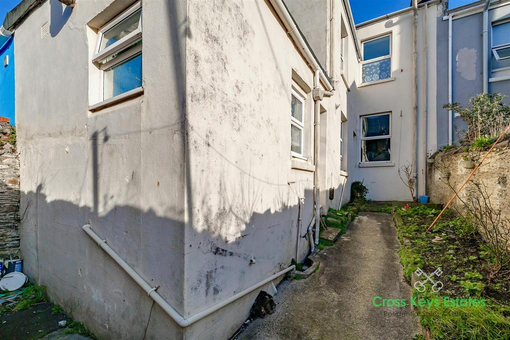 Rear Courtyard Garden