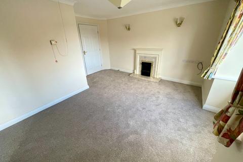 2 bedroom apartment for sale, Bushmead Court, Hancock Drive, Luton, Bedfordshire, LU2 7GY