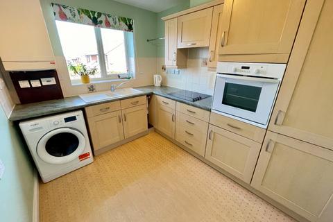 2 bedroom apartment for sale, Bushmead Court, Hancock Drive, Luton, Bedfordshire, LU2 7GY