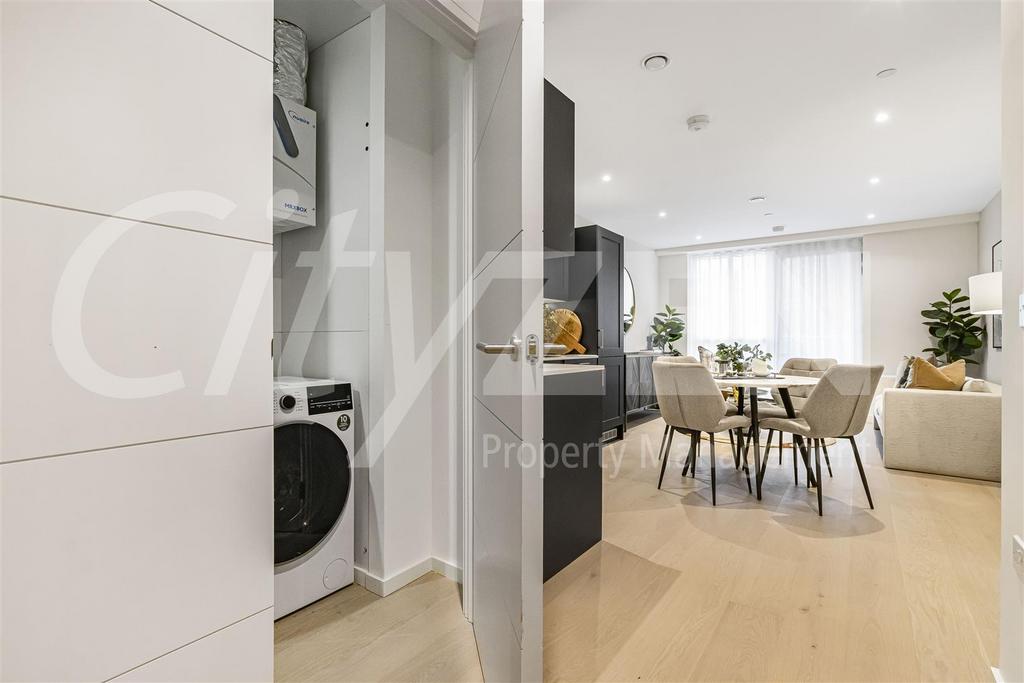 One bed show flat