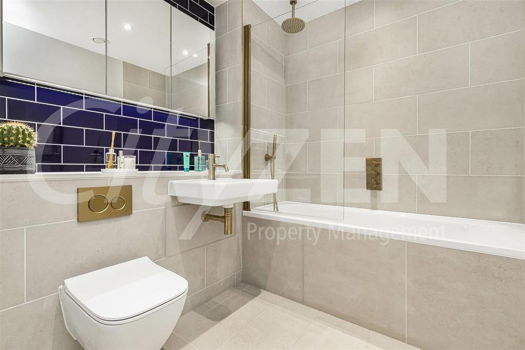 One bed show flat