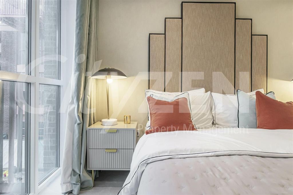 Two bed show flat