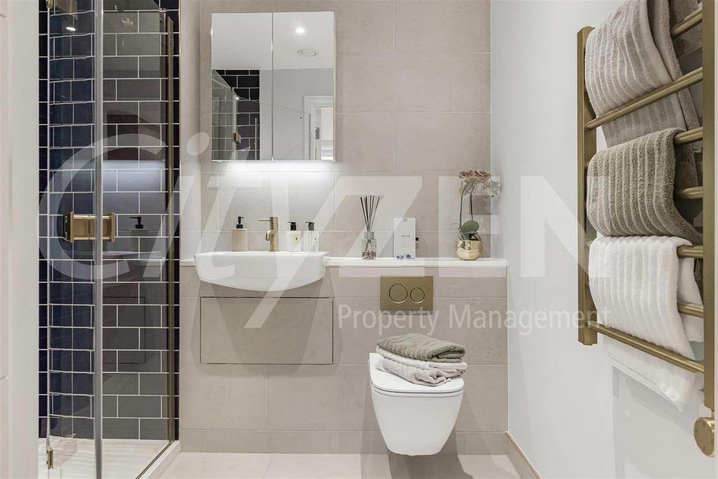 Two bed show flat