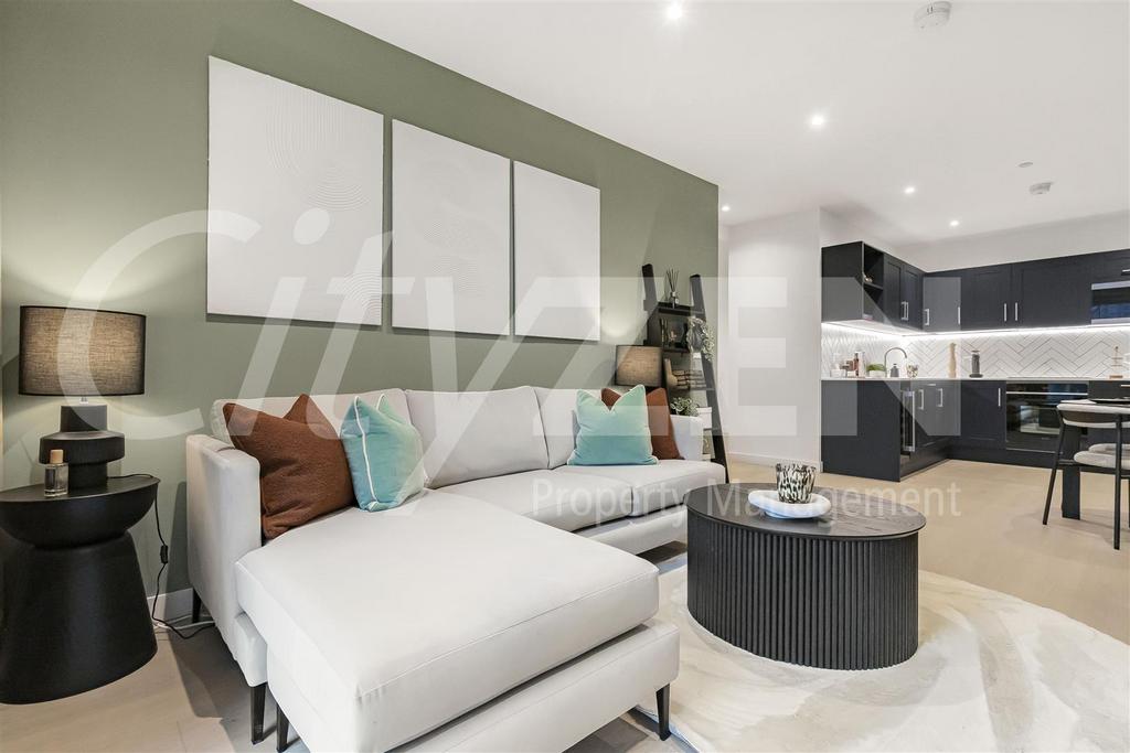 Two bed show flat