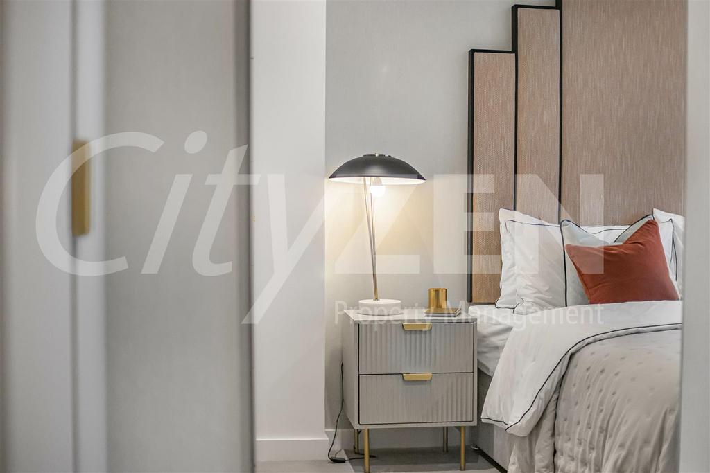 Two bed show flat